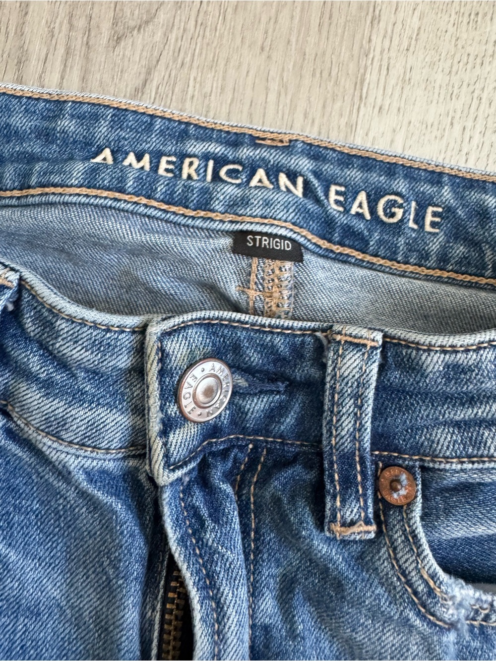 American Eagle Outfitters Distressed Medium Blue High-Rise Mom Jeans - Picture 2 of 8